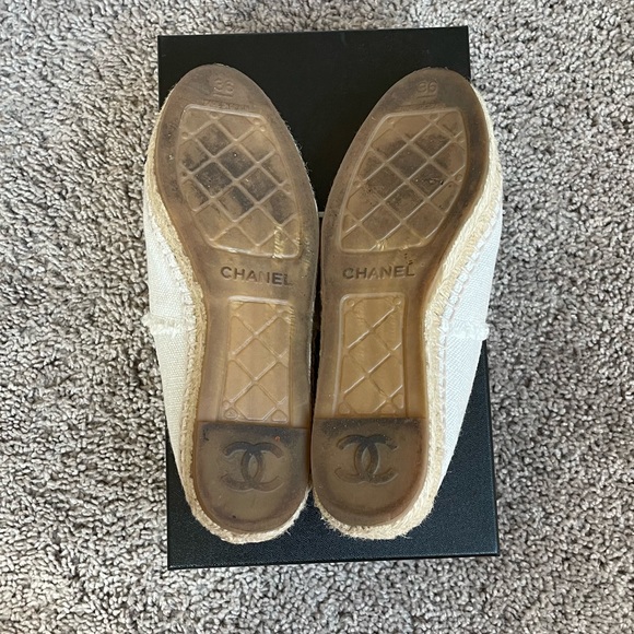 Chanel Espadrilles Beige and Black - Picture 9 of 9